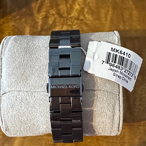 Michael Kors Metallic Gray Watch - Picture 2 of 3